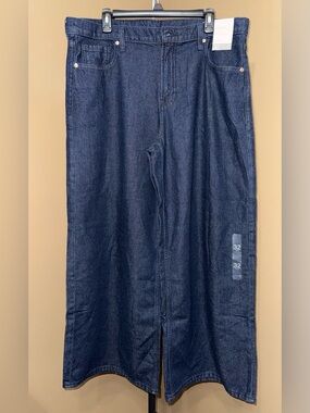 NWT GAP Women’s Baggy Dark Blue wide leg Jeans. Size 14R.